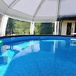 тепавица - Pool & Coworking * טריאבנה
