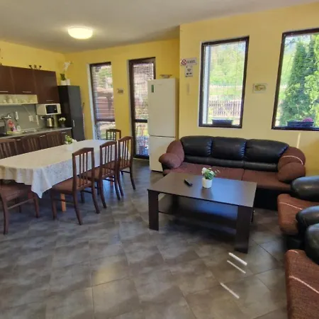 Nyaraló тепавица - Pool & Coworking *