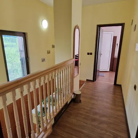 Nyaraló тепавица - Pool & Coworking Trjavna
