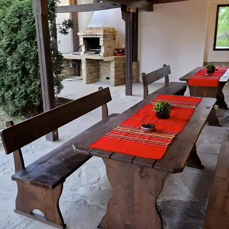 тепавица - Pool & Coworking Feriehus Tryavna
