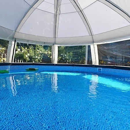 Nyaraló тепавица - Pool & Coworking Trjavna