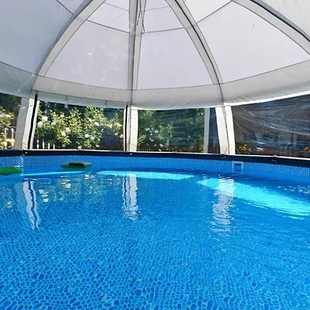 тепавица - Pool & Coworking Semesterbostad